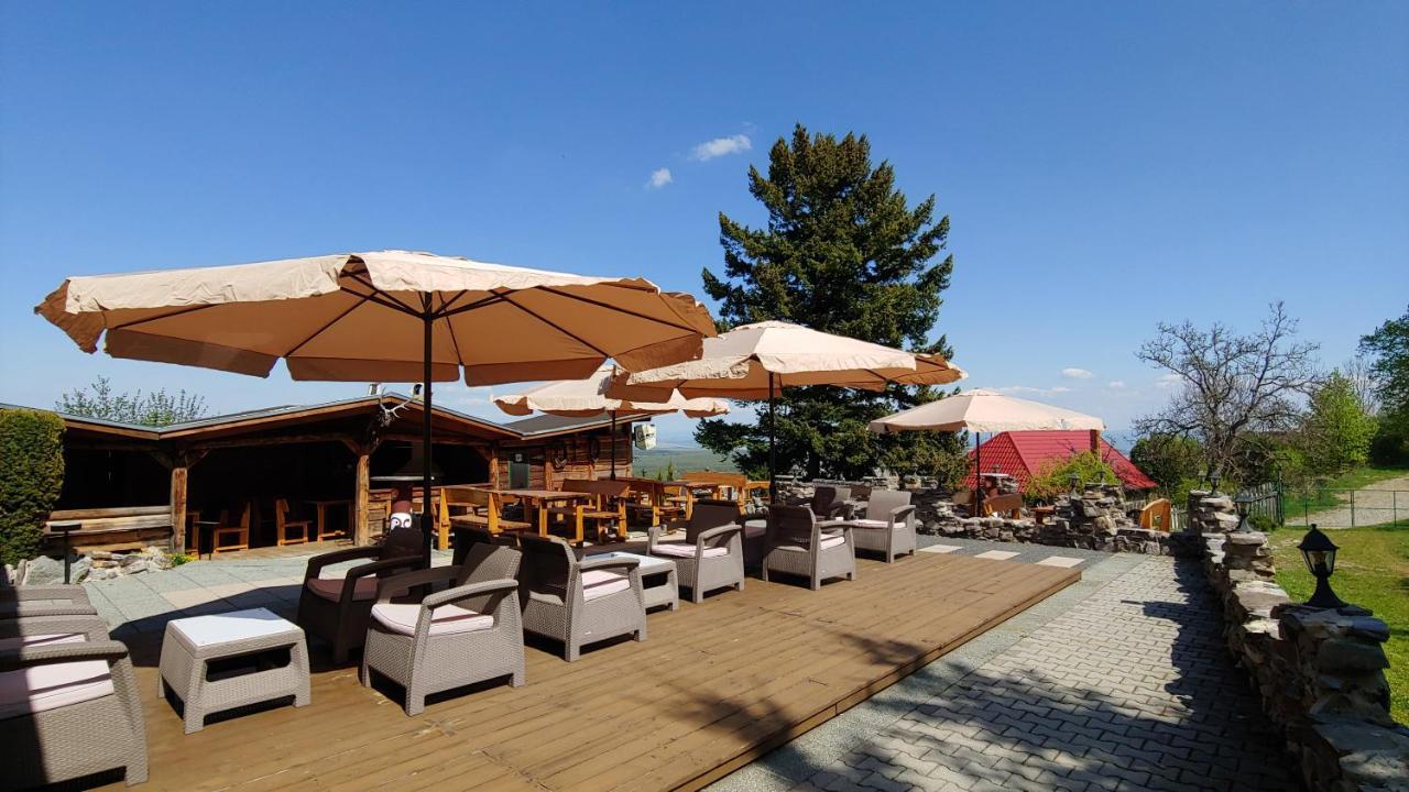 Pod Hradom Restaurant & Pension Topoľčany Kültér fotó