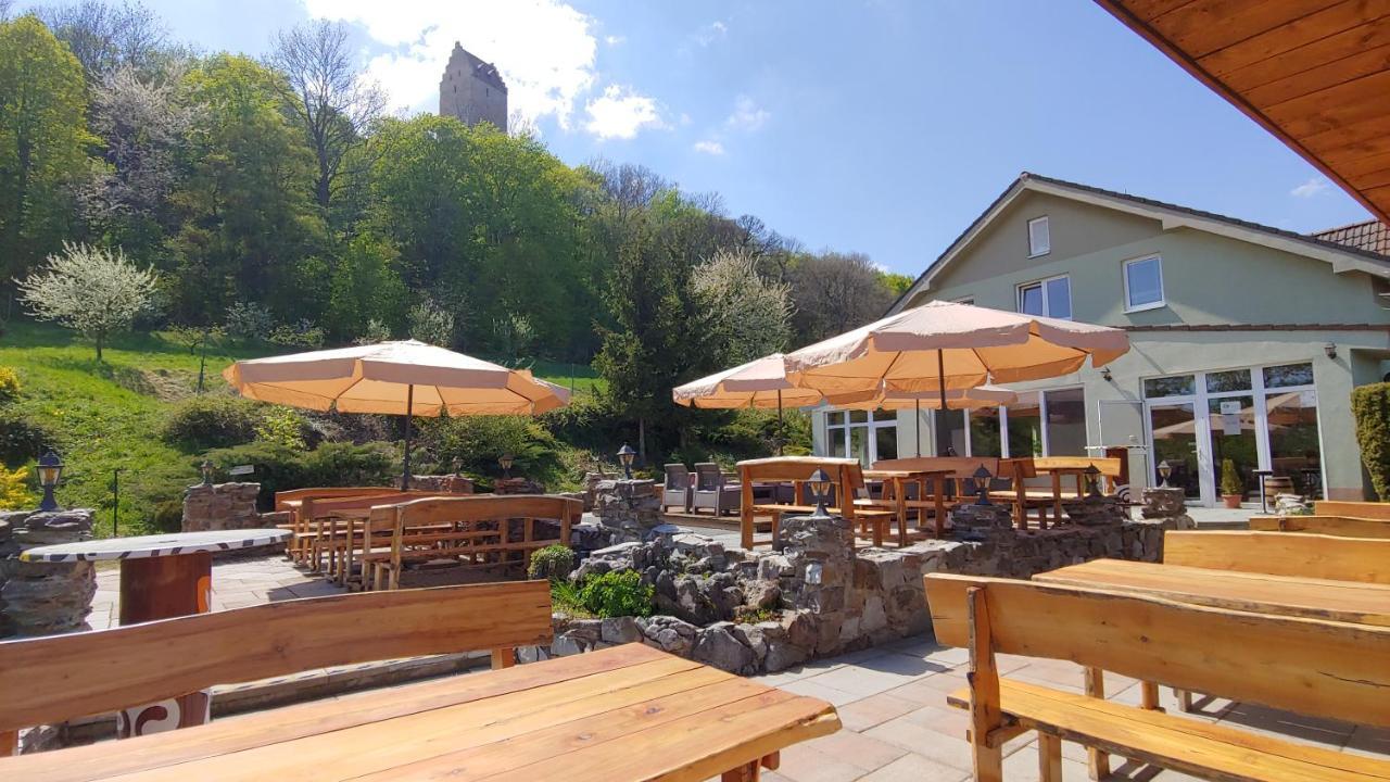Pod Hradom Restaurant & Pension Topoľčany Kültér fotó