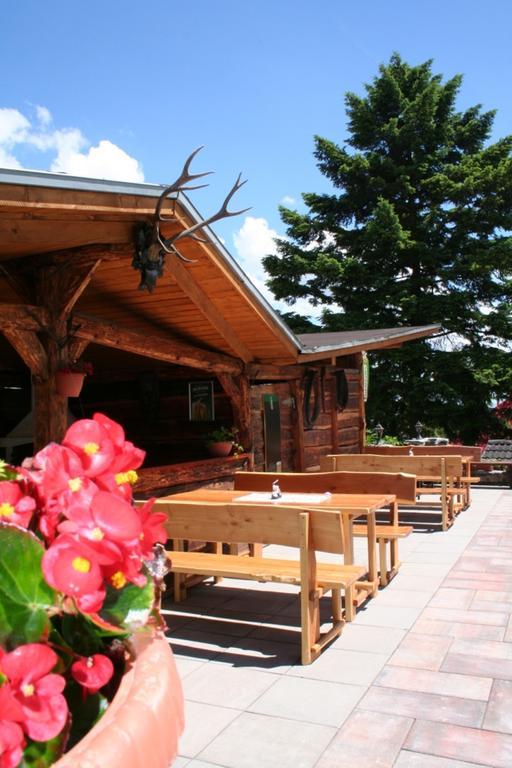 Pod Hradom Restaurant & Pension Topoľčany Kültér fotó