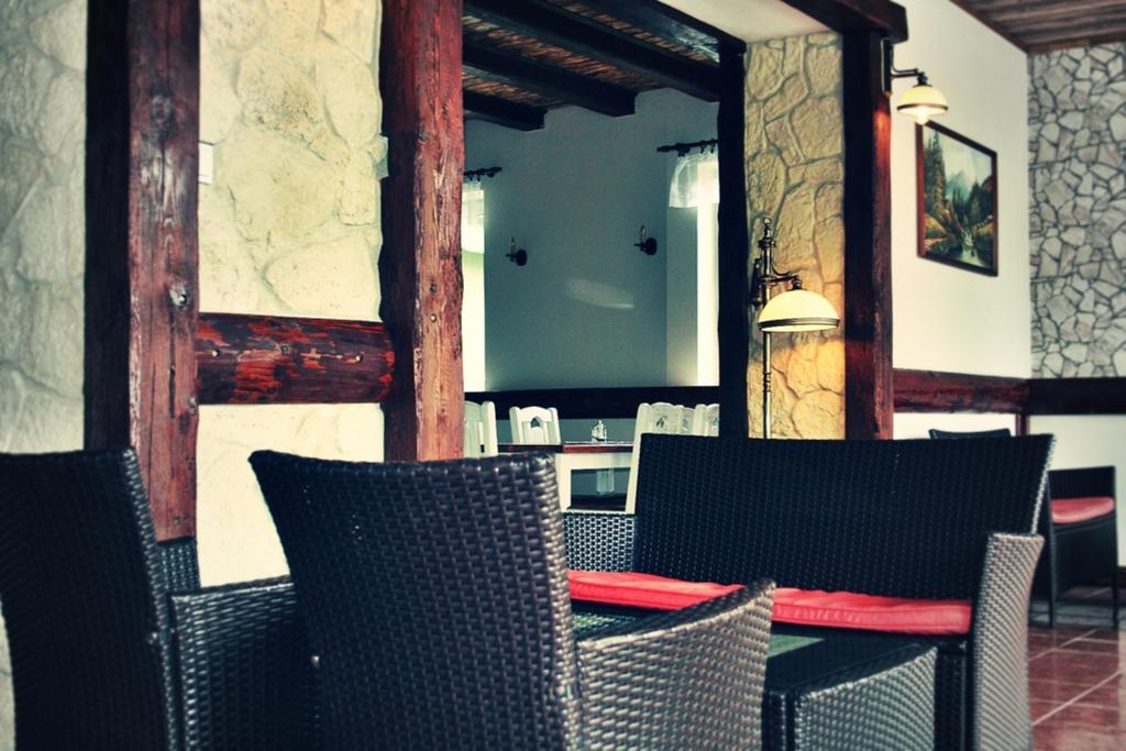 Pod Hradom Restaurant & Pension Topoľčany Kültér fotó