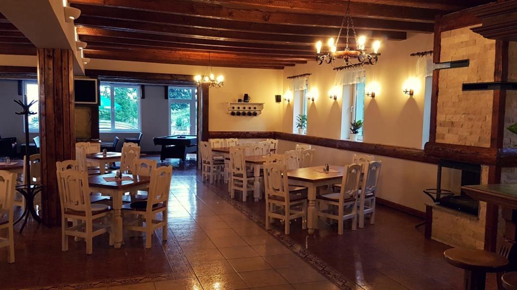 Pod Hradom Restaurant & Pension Topoľčany Kültér fotó