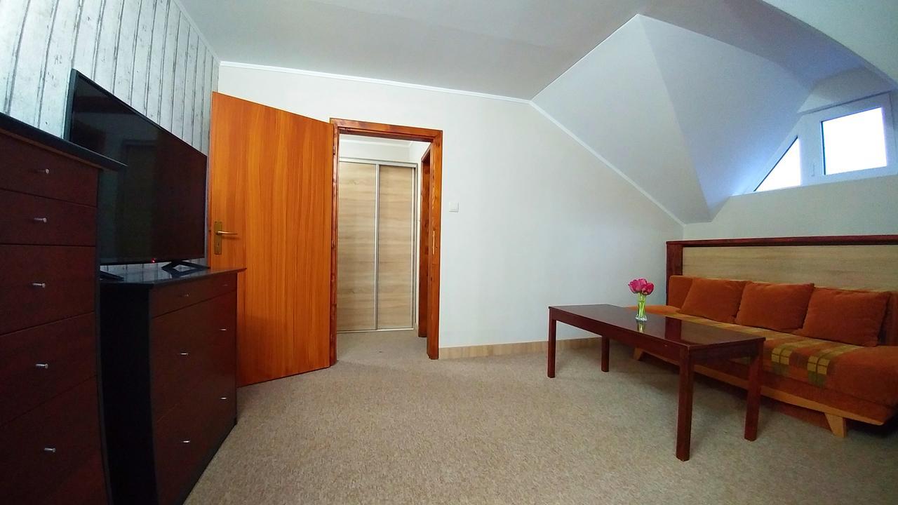 Pod Hradom Restaurant & Pension Topoľčany Kültér fotó