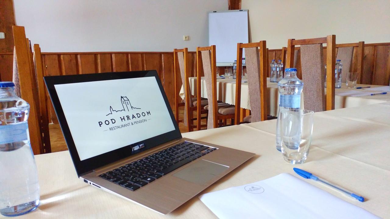 Pod Hradom Restaurant & Pension Topoľčany Kültér fotó